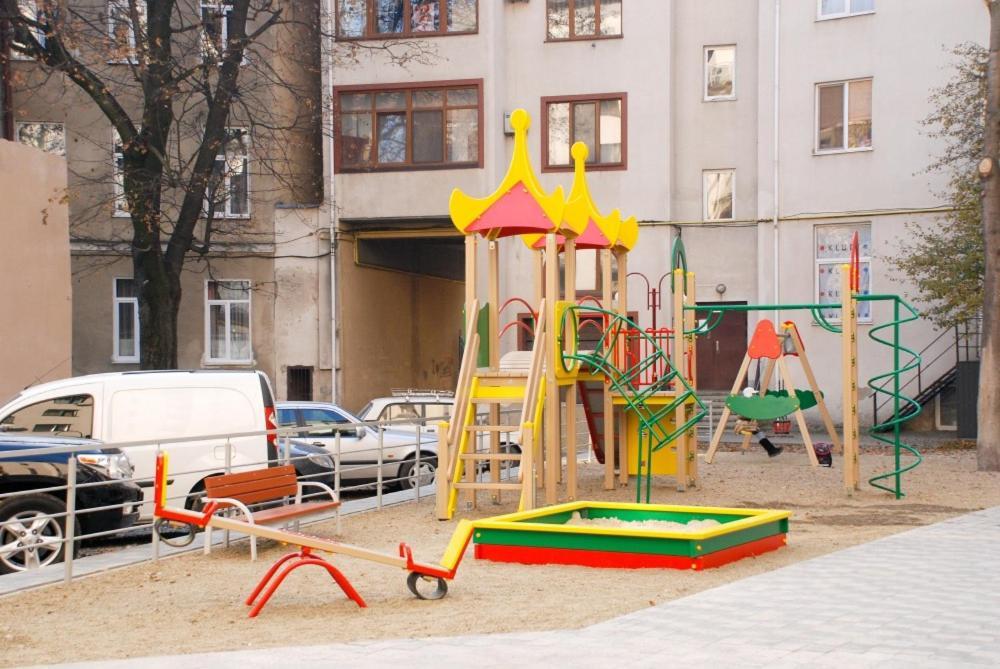 Нові Апартаменти 83 伊万诺-弗兰科夫斯克 外观 照片